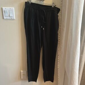 RW&CO. Black pull on dress pants. Sz small. Straight leg. Regular length